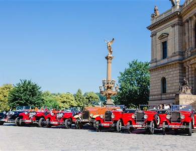 Paseo por Praga en coche histórico