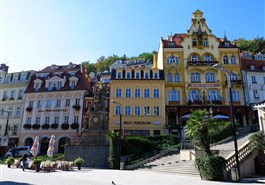 Excursión a la localidad termal de Karlovy Vary con un guía privado
