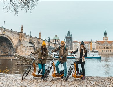 Paseo panorámico por Praga en bici, e-bici o patinete eléctrico