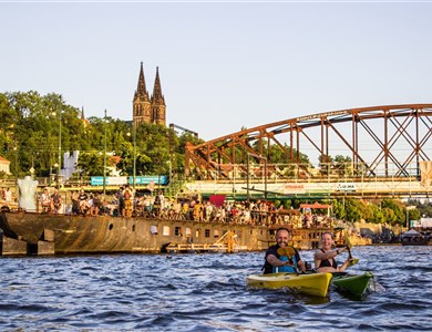 Paseo en kayak por el centro de Praga