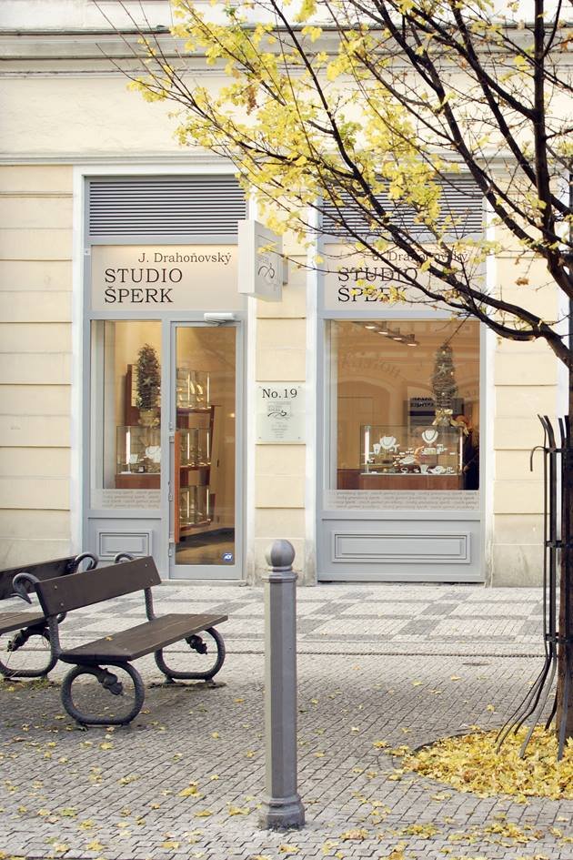 4 J  Drahonovsky STUDIO SPERK Prague
