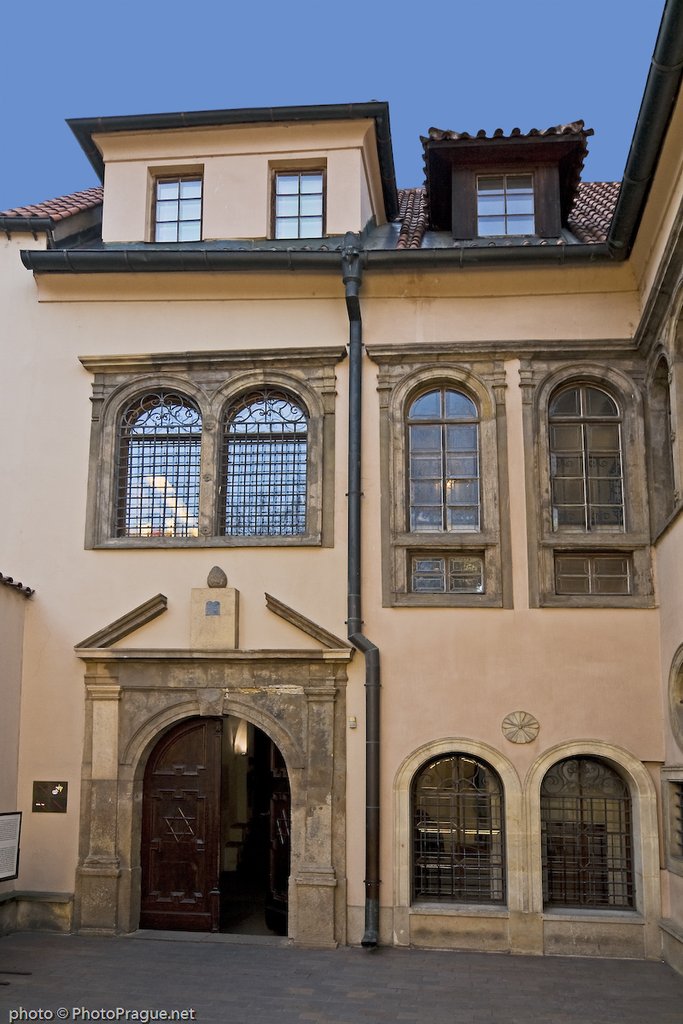 4 Pinkas Synagogue Prague