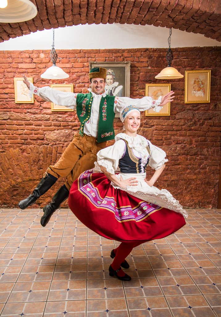3 Folklore show Prague