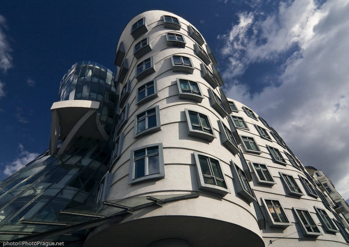 2 Dancing house Prague