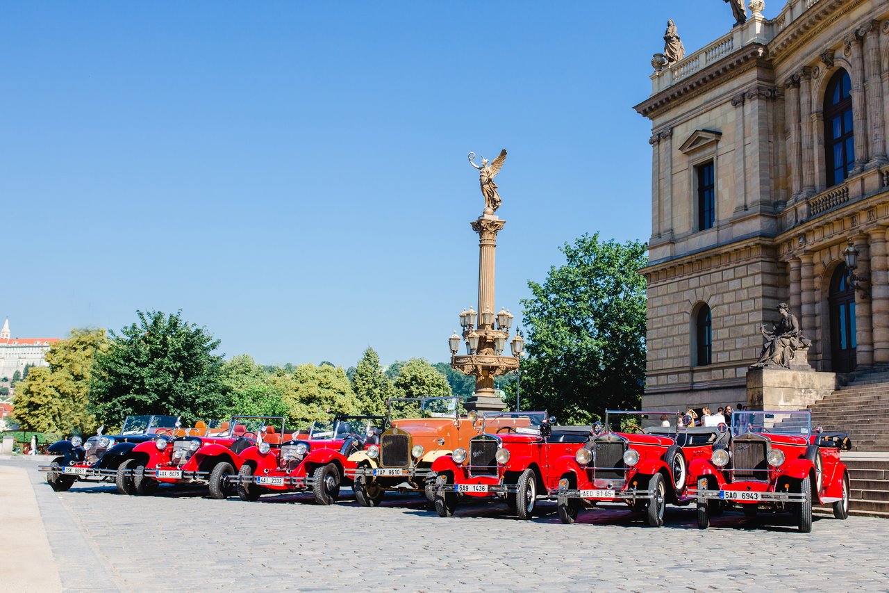 1 Historic car ride Prague