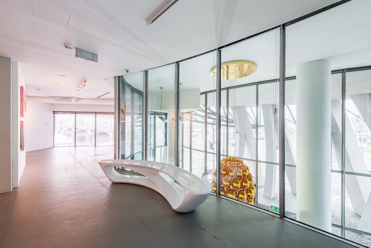 3 Dancing House Gallery Prague
